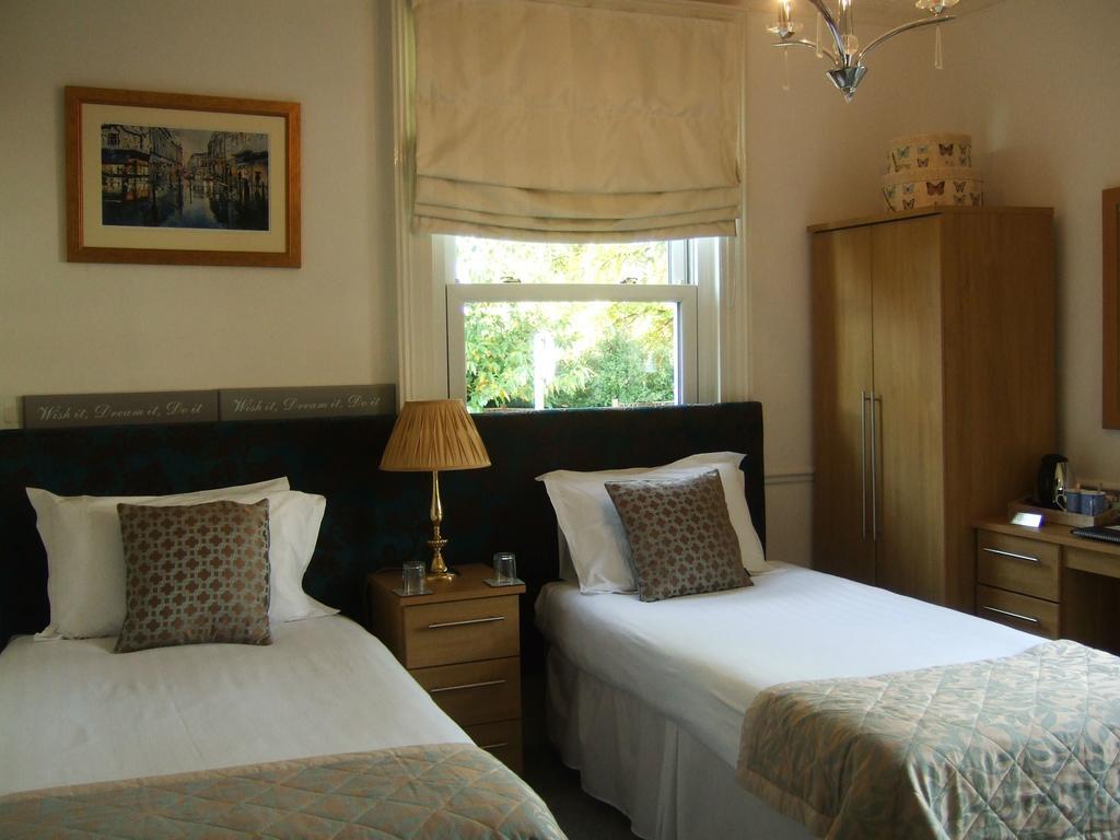 Hilden Lodge Guest Accommodation Cheltenham Exterior foto