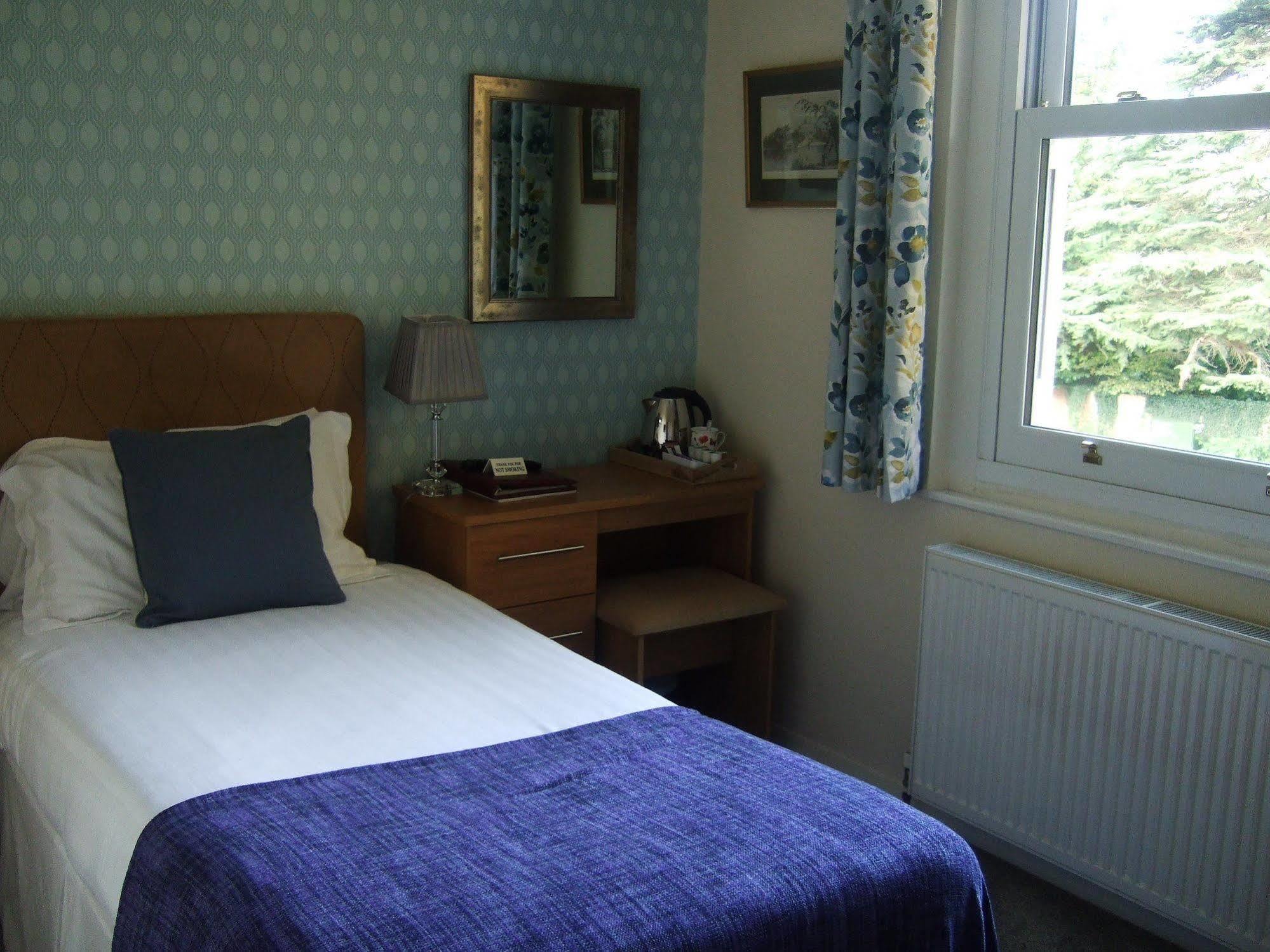 Hilden Lodge Guest Accommodation Cheltenham Exterior foto